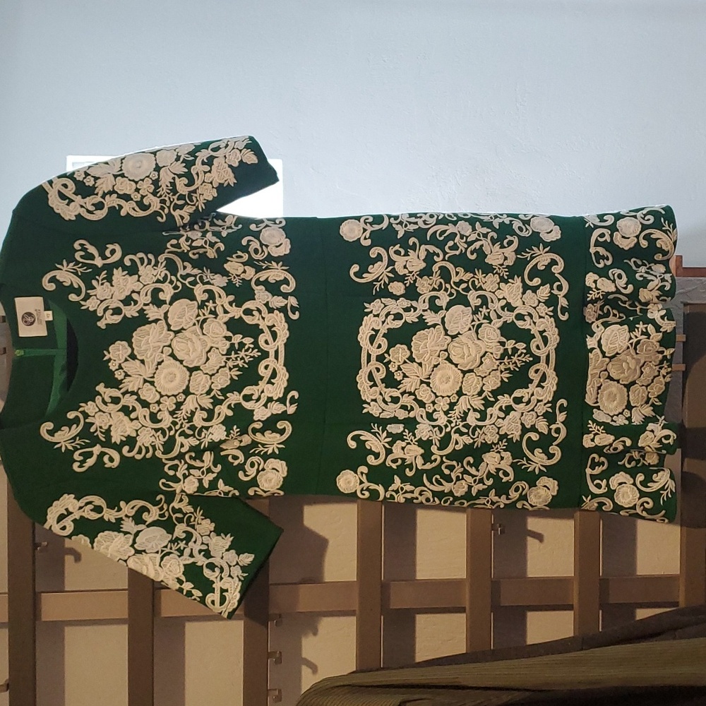 Comino Couture Dress, Green with white embroidery.  Perfect for any event.